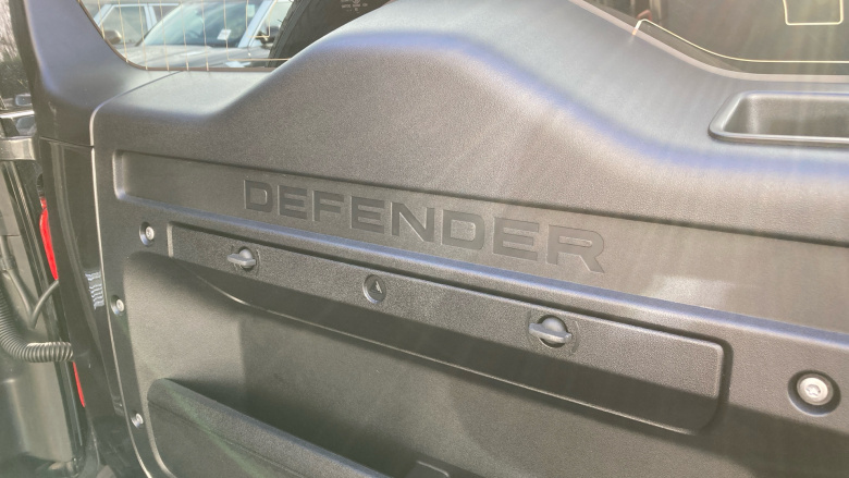 Land Rover Defender 3.0 D250 X-Dynamic SE 90 3dr Auto Diesel Estate